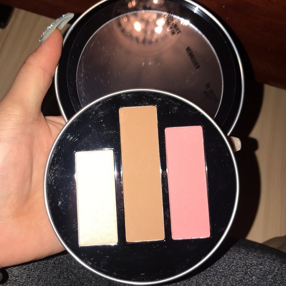 Mac cosmetic Jeremy Scott contour pallete limited. - Picture 2 of 4